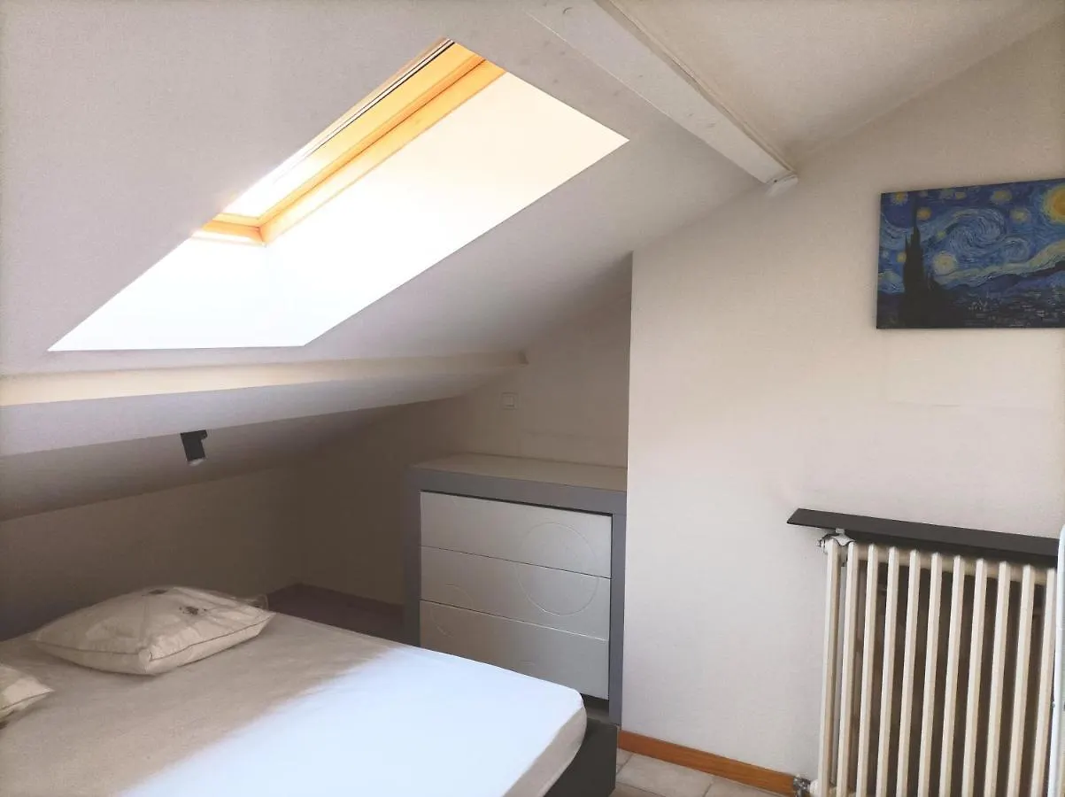 Au Calme A Avignon Apartment